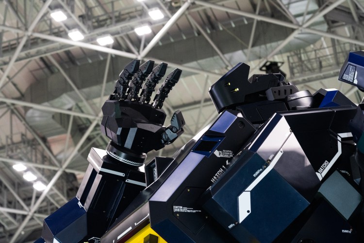 Mô phỏng giải đấu robot thực tế ảo AR Ý tưởng giải đấu robot chiến đấu kết hợp AR